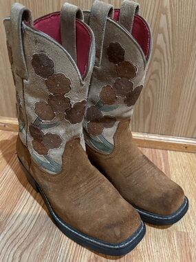 Women’s Ariat 7.5 B Brown Suede Western Boots With Floral Embroidery